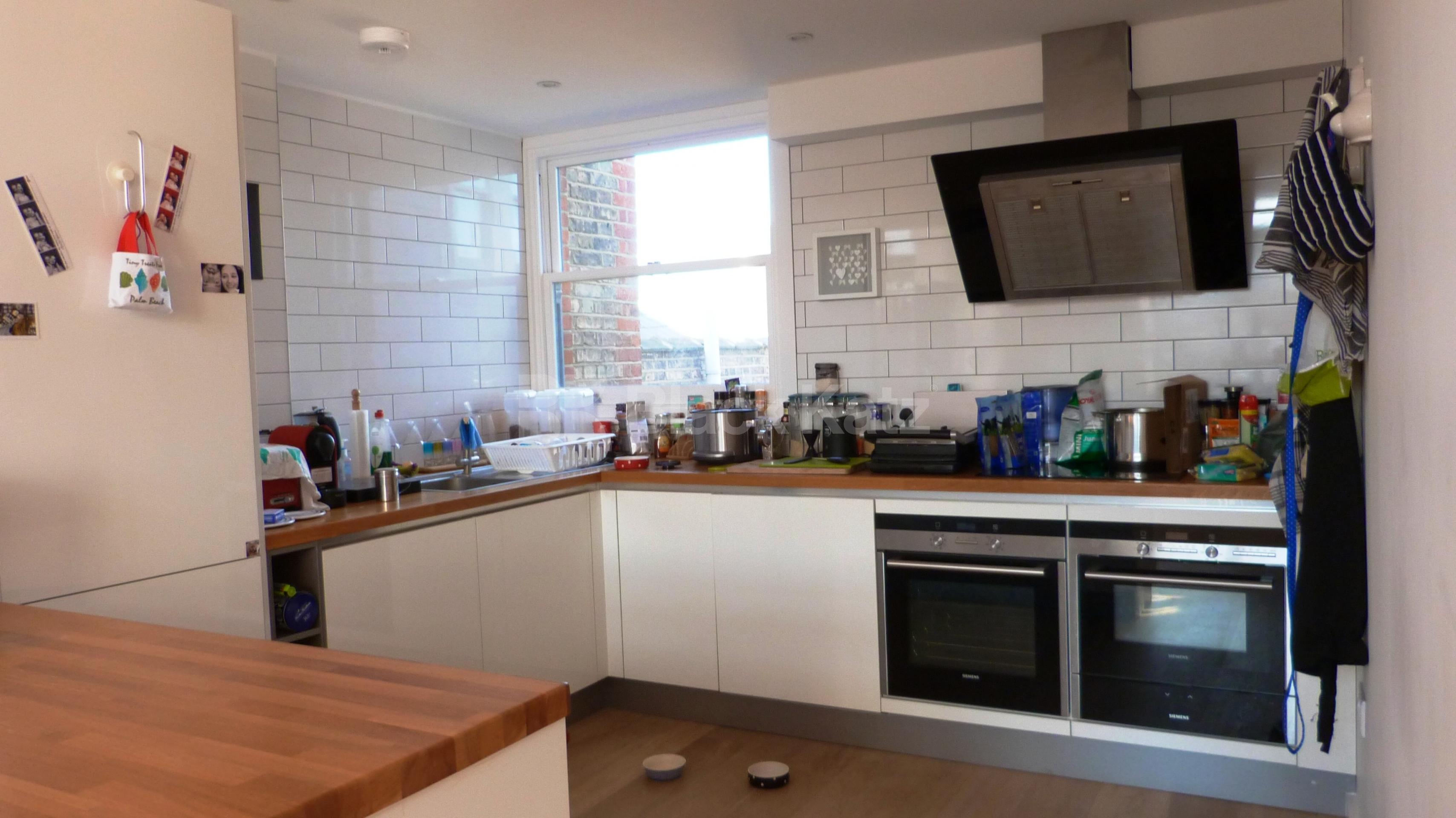 			3 Bedroom, 1 bath, 1 reception Maisonette			 Topsfield Parade, Tottenham Lane, Crouch End N8