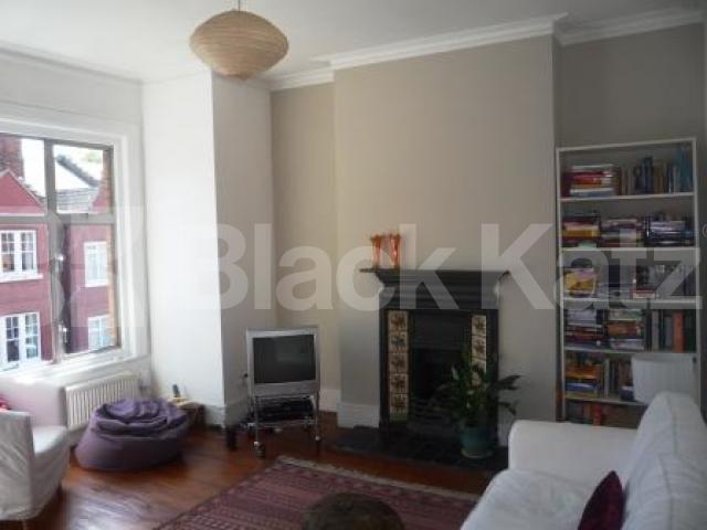 			LET, 3 Bedroom, 1 bath, 1 reception Flat			 Rathcoole Gardens, CROUCH END
