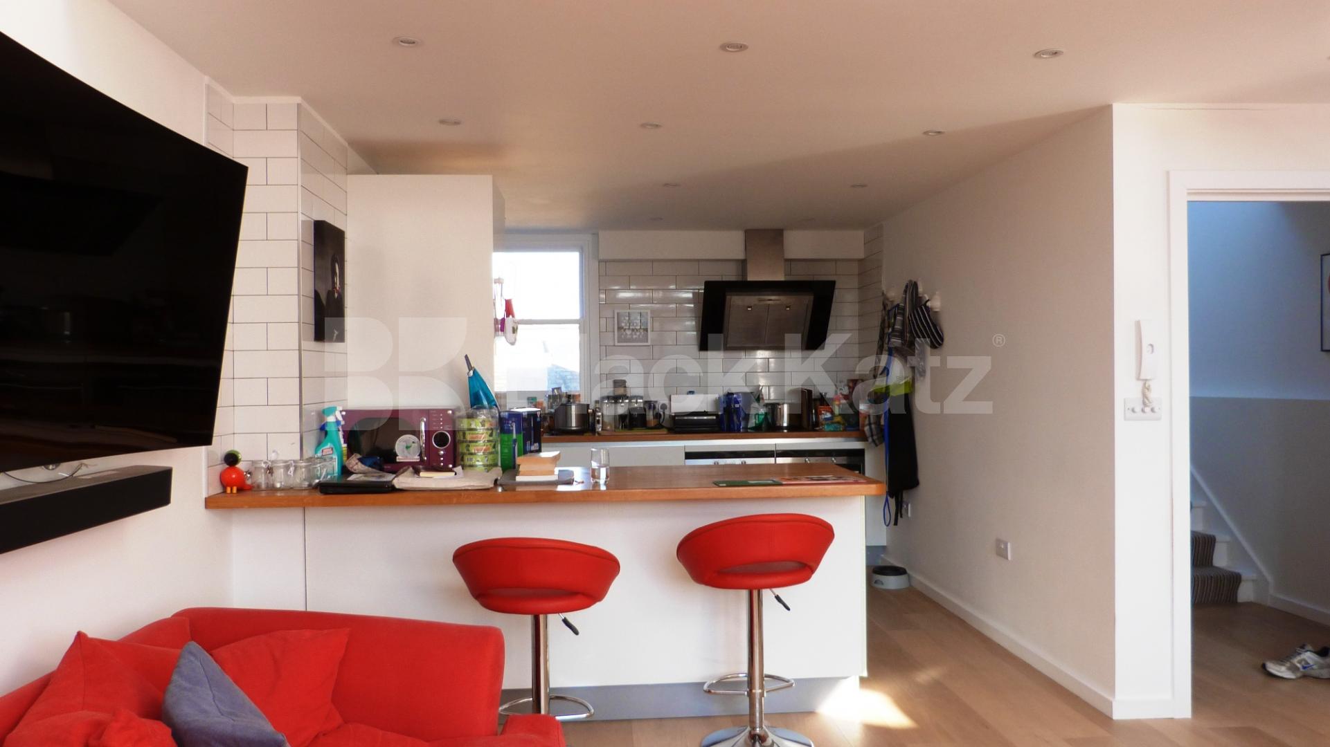 			3 Bedroom, 1 bath, 1 reception Maisonette			 Topsfield Parade, Tottenham Lane, Crouch End