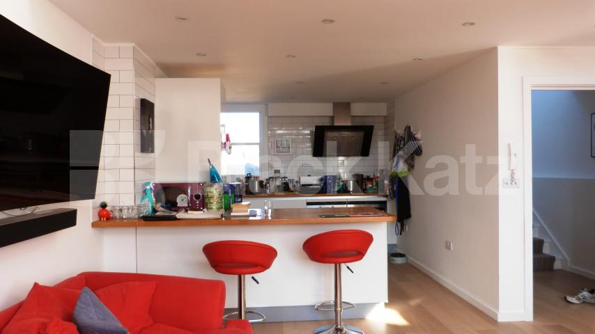 			3 Bedroom, 1 bath, 1 reception Maisonette			 Topsfield Parade, Tottenham Lane, Crouch End