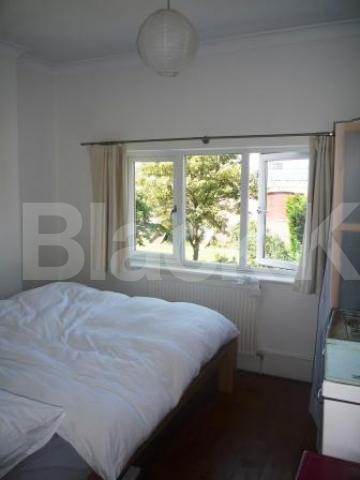 			LET, 3 Bedroom, 1 bath, 1 reception Flat			 Rathcoole Gardens, CROUCH END