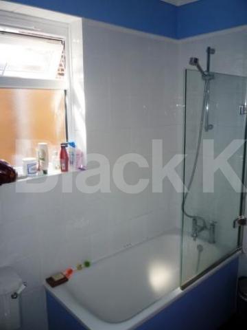 			LET, 3 Bedroom, 1 bath, 1 reception Flat			 Rathcoole Gardens, CROUCH END