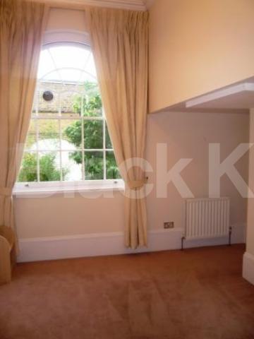 			3 Bedroom, 1 bath, 1 reception Flat			 High Street, HORNSEY 