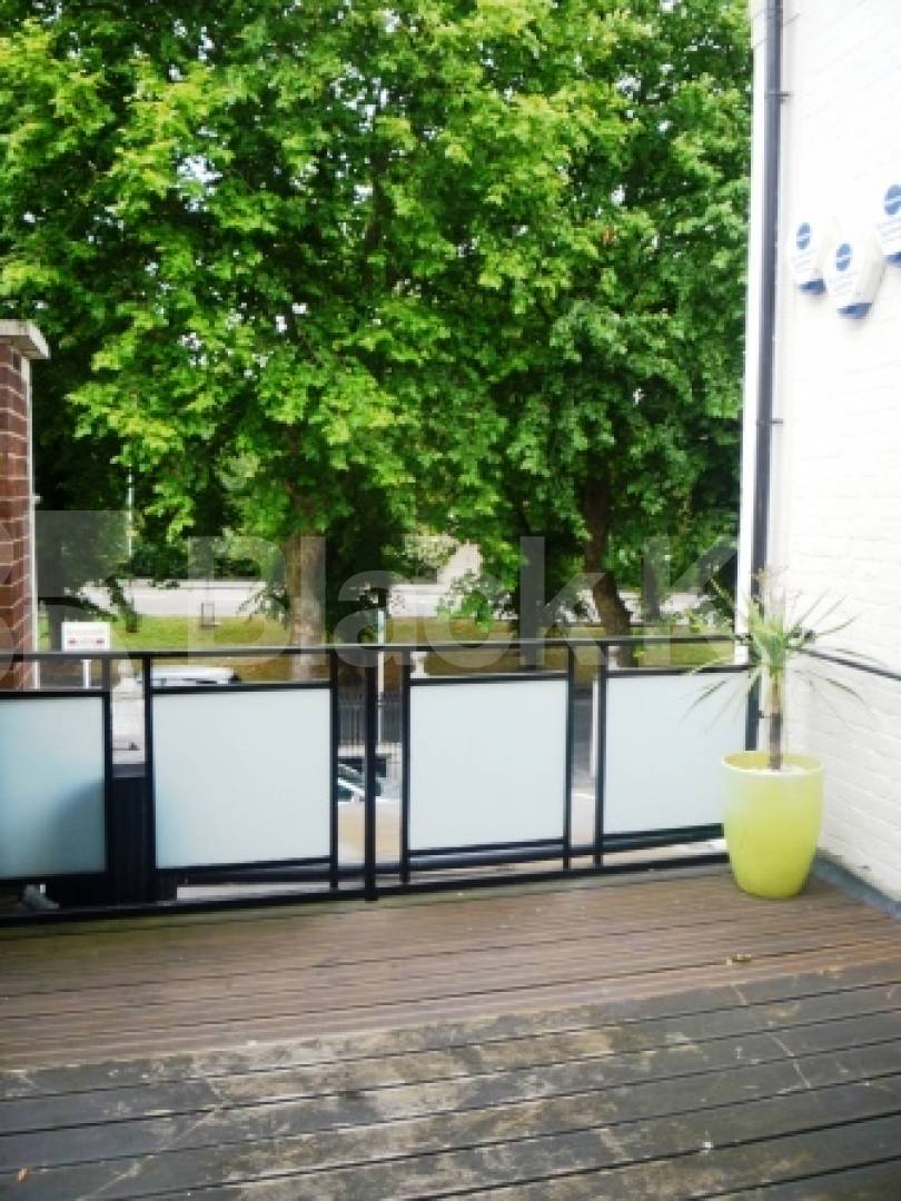 			3 Bedroom, 1 bath, 1 reception Flat			 High Street, HORNSEY 