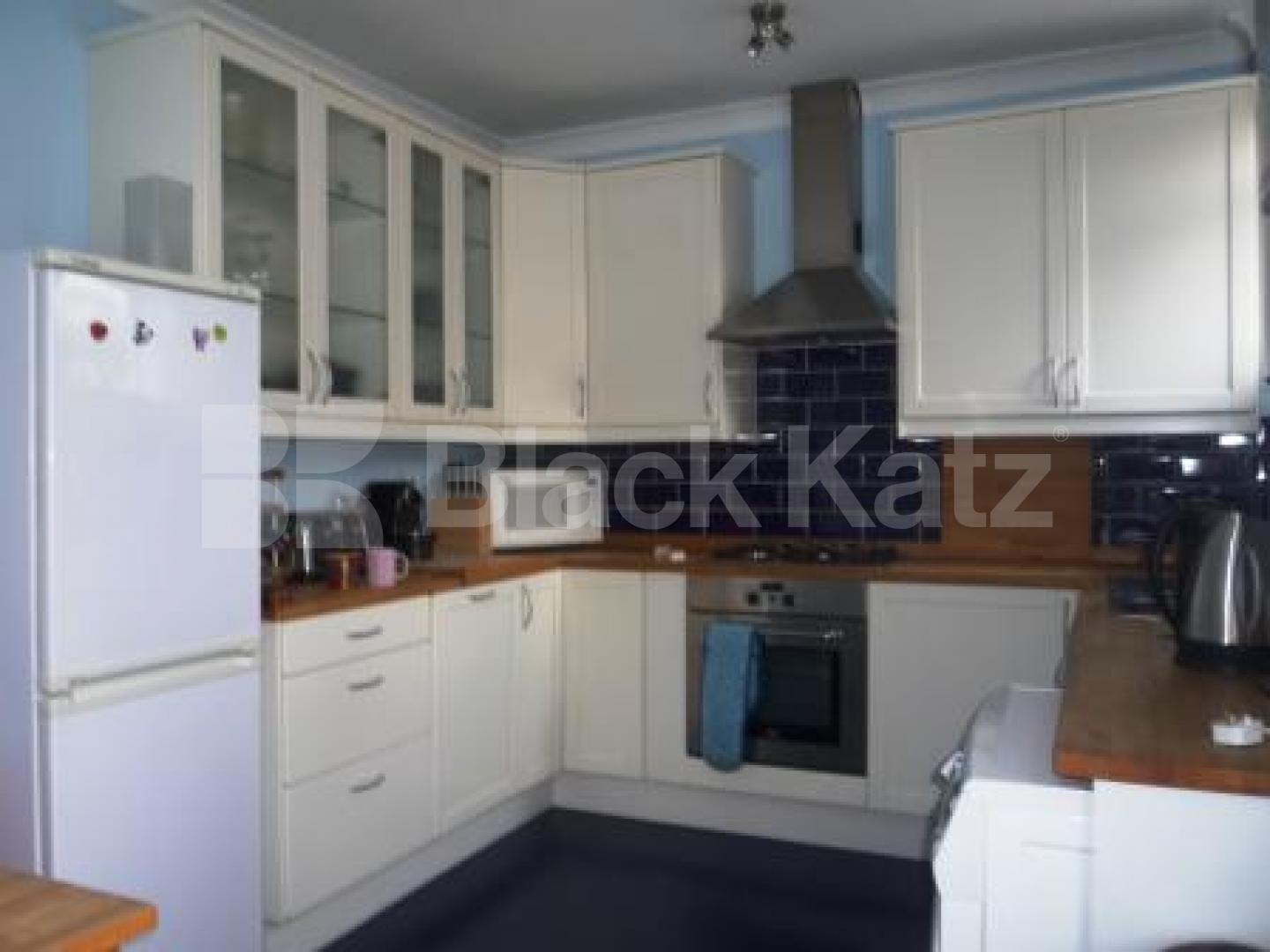 			2 Bedroom, 1 bath, 1 reception Flat			 Donovan Avenue, MUSWELL HILL