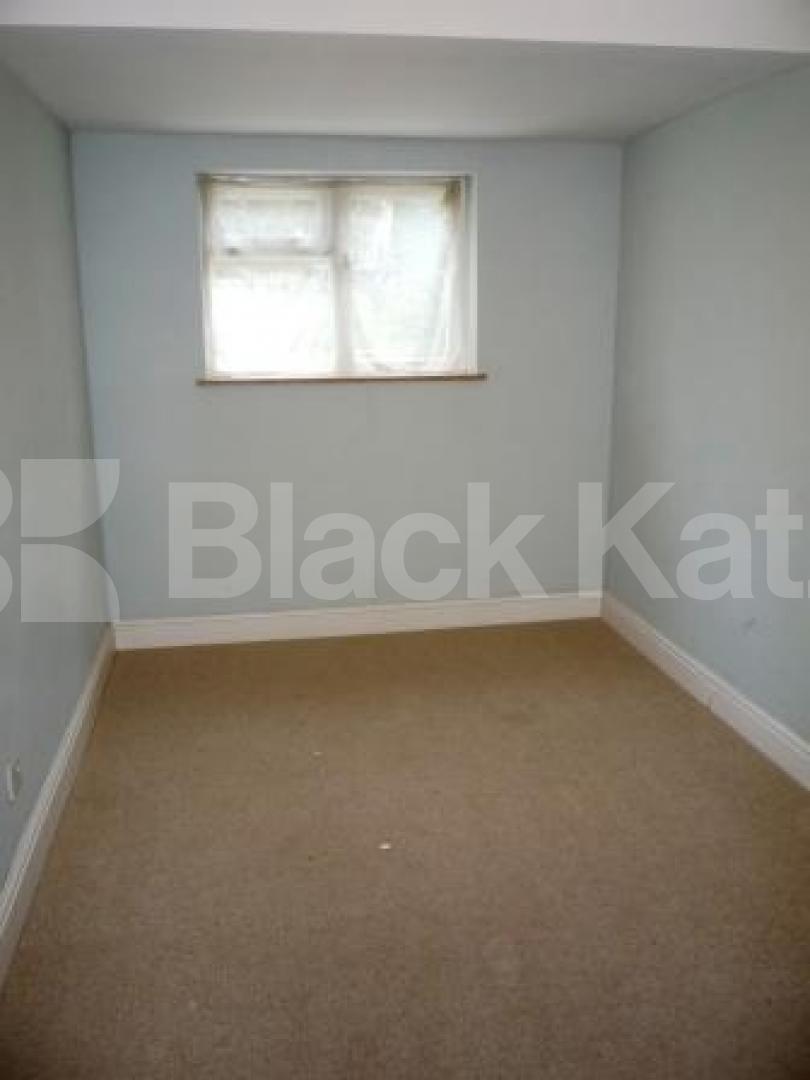 			LET, 2 Bedroom, 1 bath, 1 reception Flat			 Northwood Road, HIGHGATE