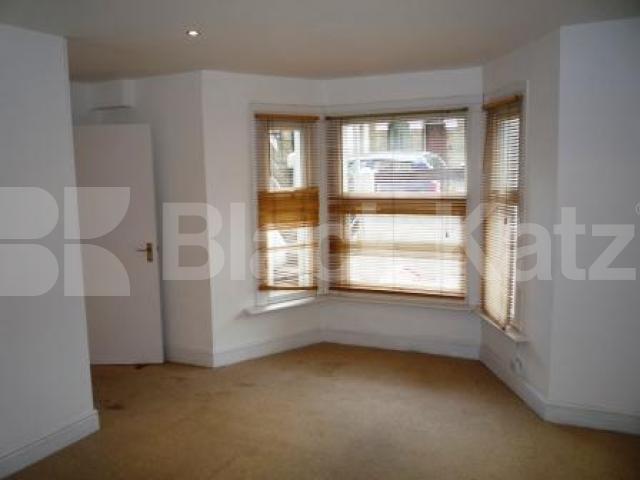 			LET, 2 Bedroom, 1 bath, 1 reception Flat			 Northwood Road, HIGHGATE