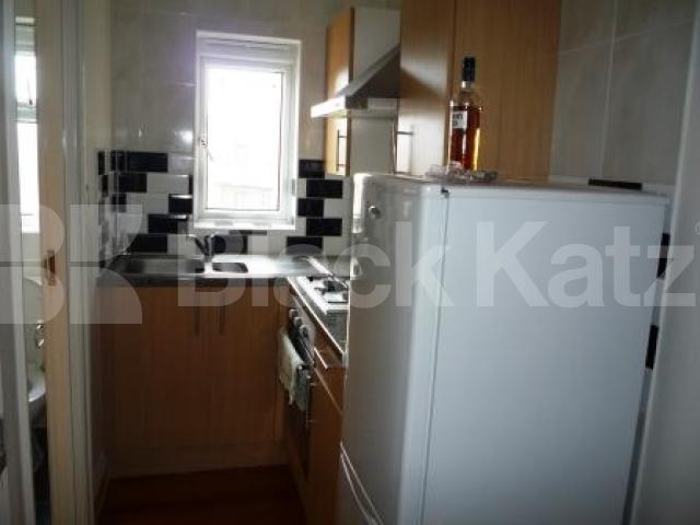 			Inclusive of Water!, Studio Apartment, 1 bath, 1 reception Studio			 Park Road, CROUCH END