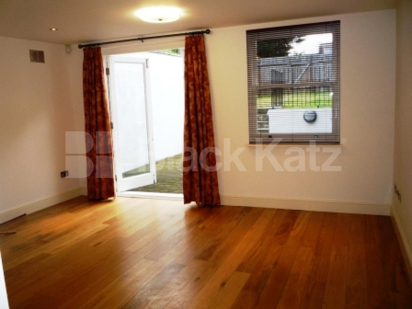 			LET, 1 Bedroom, 1 bath, 1 reception Ground Floor Flat			 Hillfield Avenue, CROUCH END