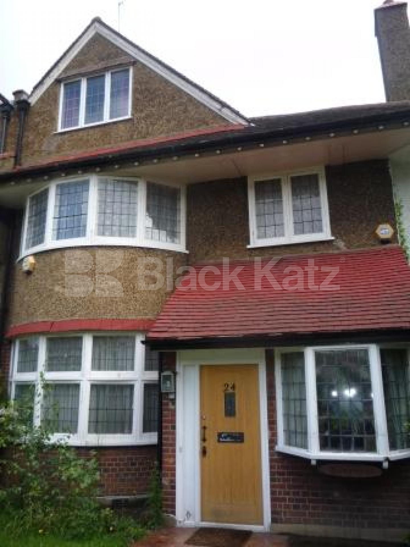 			Includes all bills, 1 Bedroom, 1 bath, 1 reception Flat			 Great North Road, HIGHGATE N6