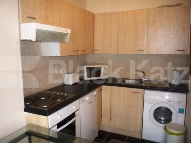 			Includes all bills, 1 Bedroom, 1 bath, 1 reception Flat			 Great North Road, HIGHGATE