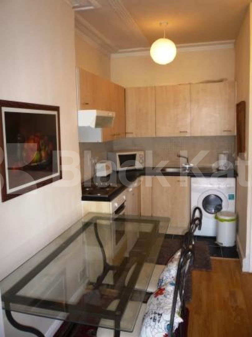 			Includes all bills, 1 Bedroom, 1 bath, 1 reception Flat			 Great North Road, HIGHGATE