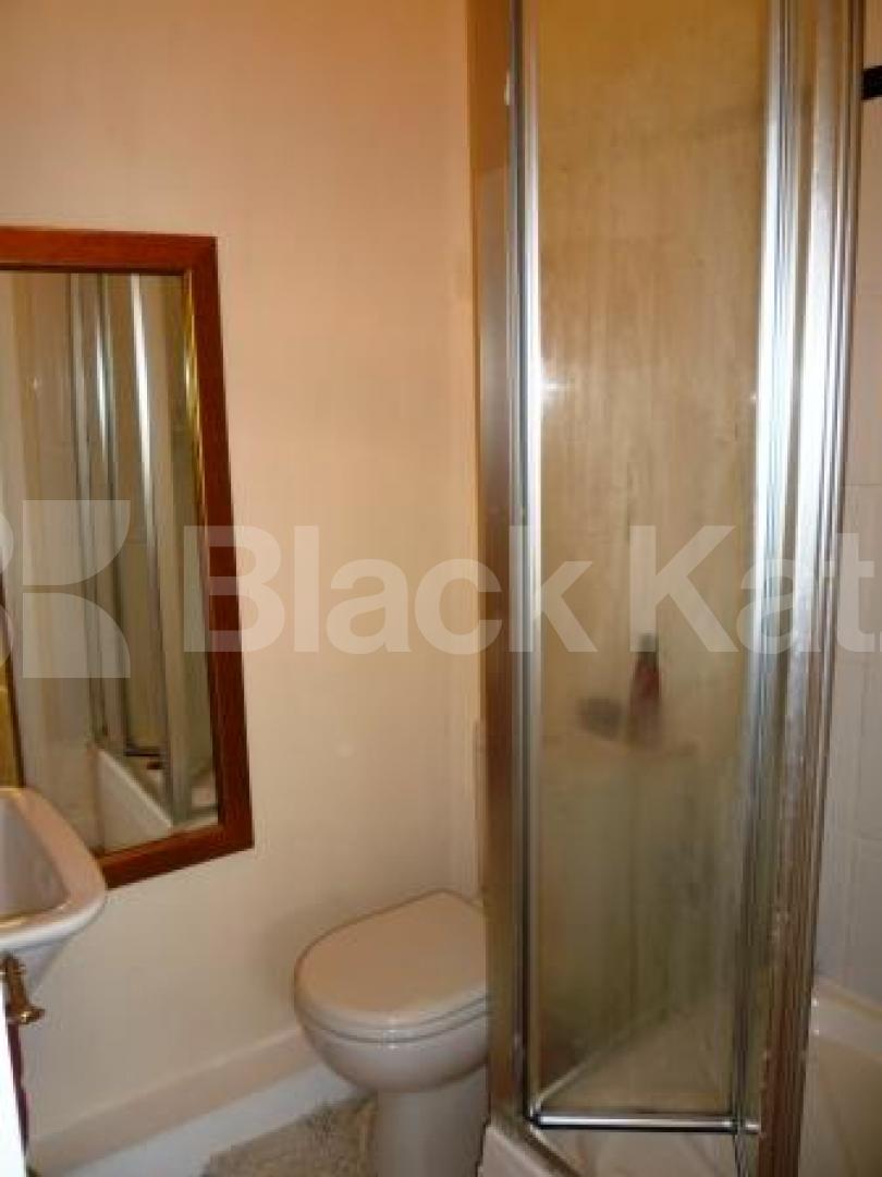 			Includes all bills, 1 Bedroom, 1 bath, 1 reception Flat			 Great North Road, HIGHGATE