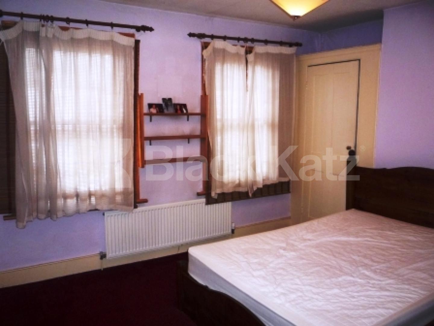 			NEW INSTRUCTION!, 2 Bedroom, 1 bath, 1 reception House			 Ringslade Road, WOOD GREEN