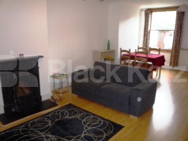 			NEW INSTRUCTION!, 2 Bedroom, 1 bath, 1 reception House			 Ringslade Road, WOOD GREEN