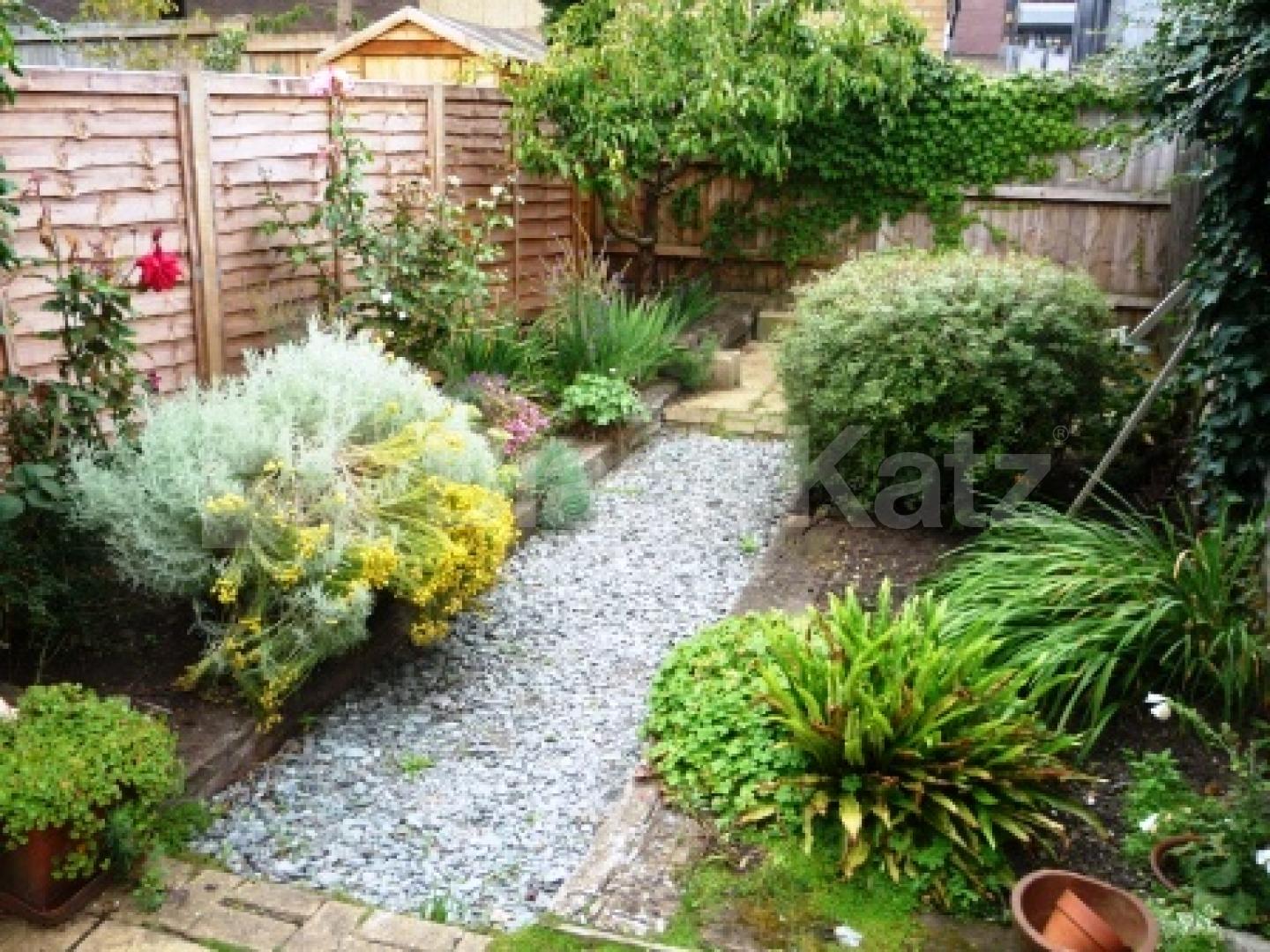 			NEW INSTRUCTION!, 2 Bedroom, 1 bath, 1 reception House			 Ringslade Road, WOOD GREEN