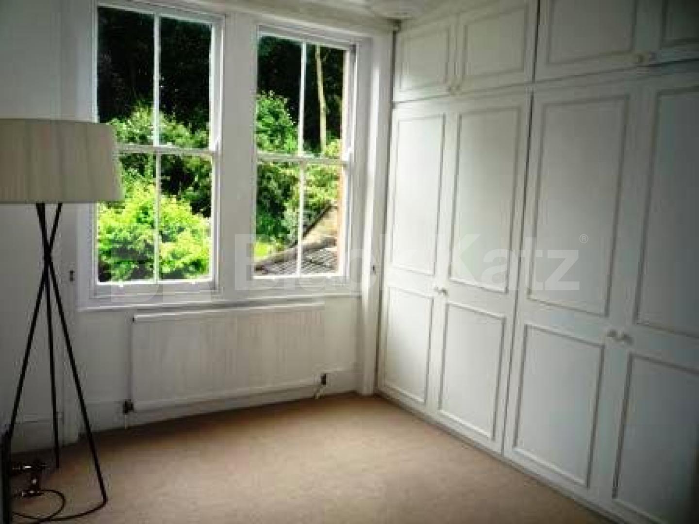 			2 Bedroom, 1 bath, 1 reception Flat			 Dukes Avenue, MUSWELL HILL