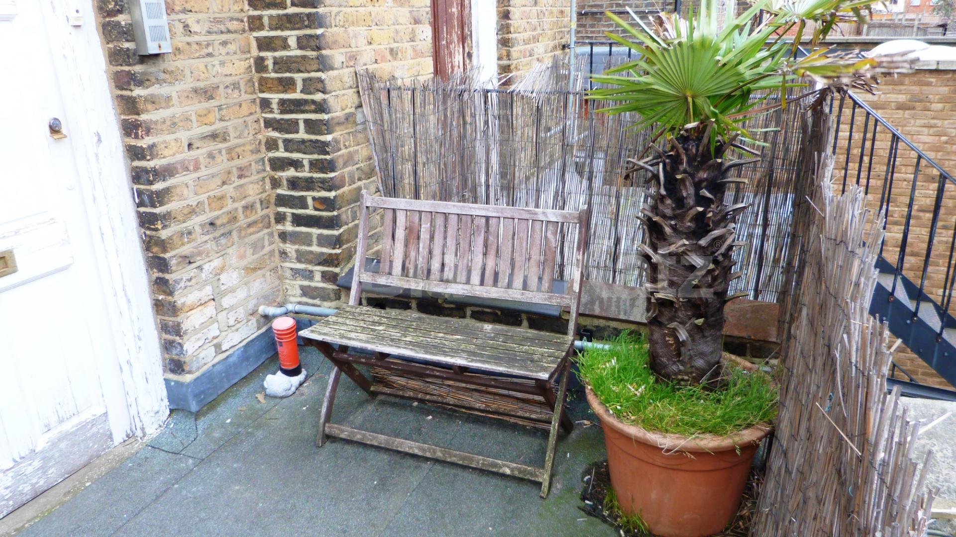			1 Bedroom, 1 bath, 1 reception Flat			 Tottenham Lane, Crouch end