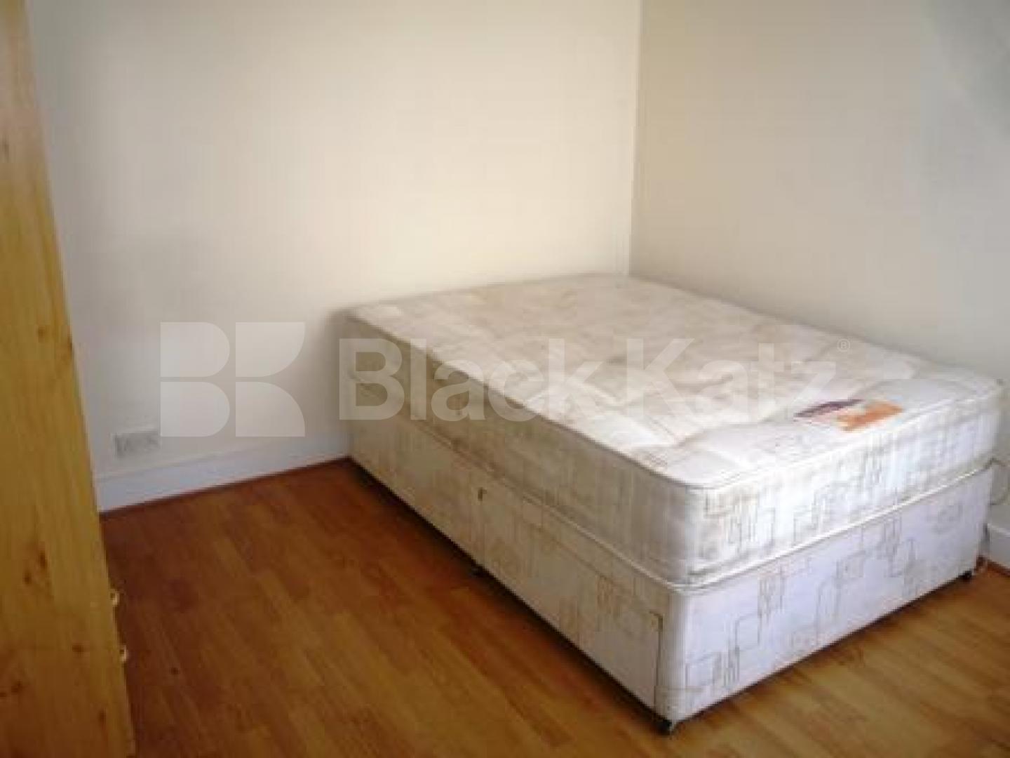 			3/4 Bedroom Flat!, 4 Bedroom, 1 bath, 1 reception Maisonette			 High Road, Wood Green