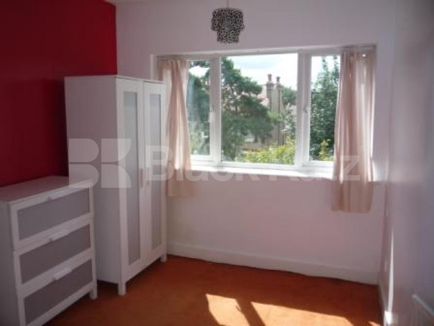 			3 Bedroom, 1 bath, 1 reception House			 Lightfoot Road, CROUCH END