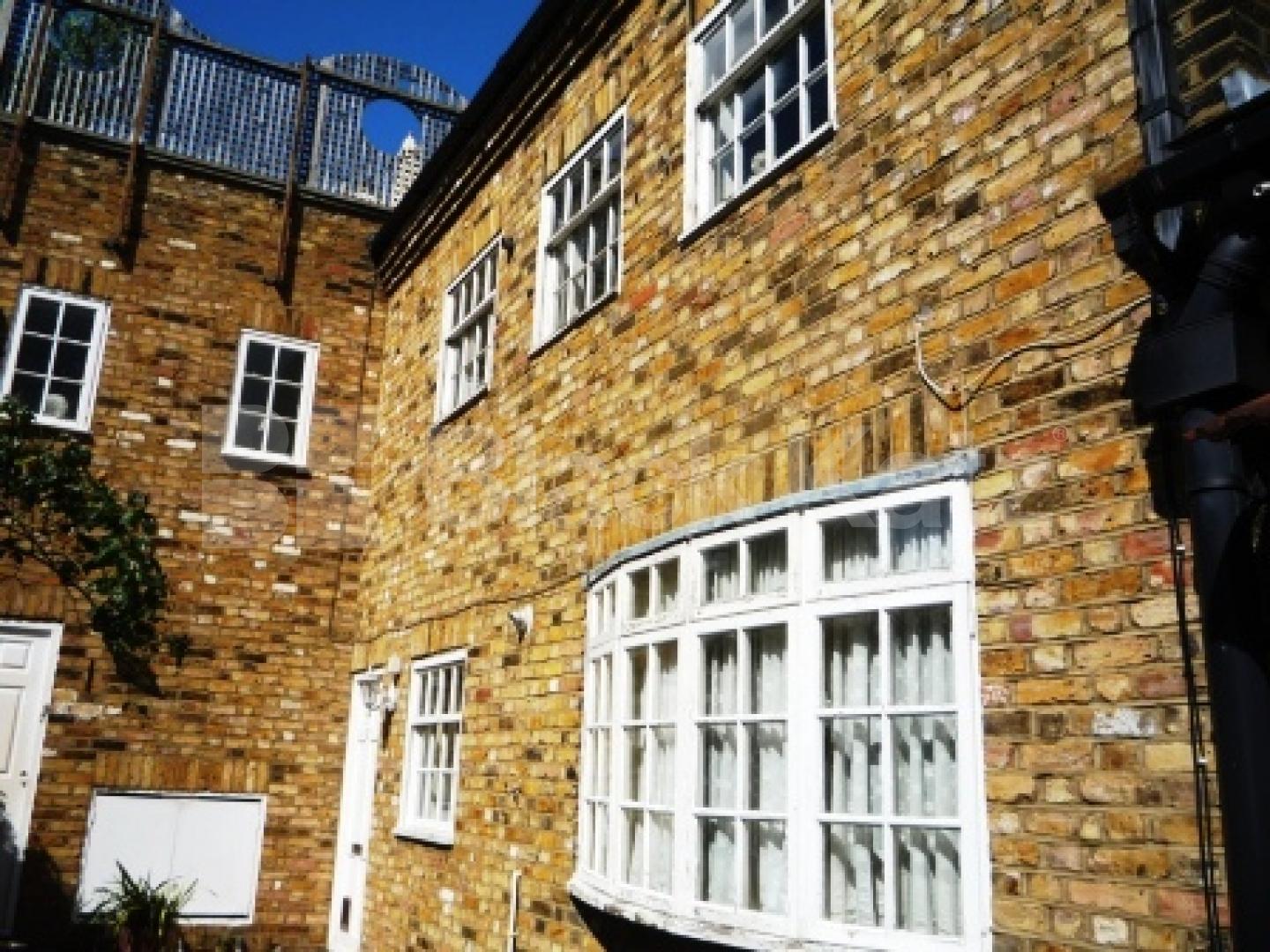 			NEW INSTRUCTION!, 1 Bedroom, 1 bath, 1 reception Flat			 Newnham Road, WOOD GREEN