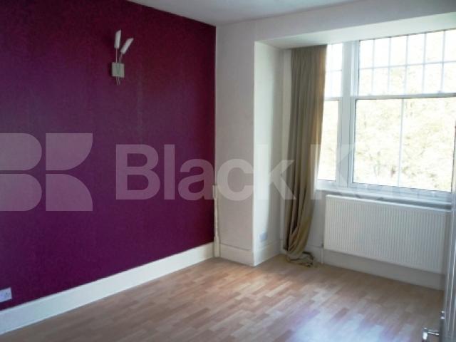 			4 Bedroom, 1 bath, 1 reception House			 Bedford Road, CROUCH END