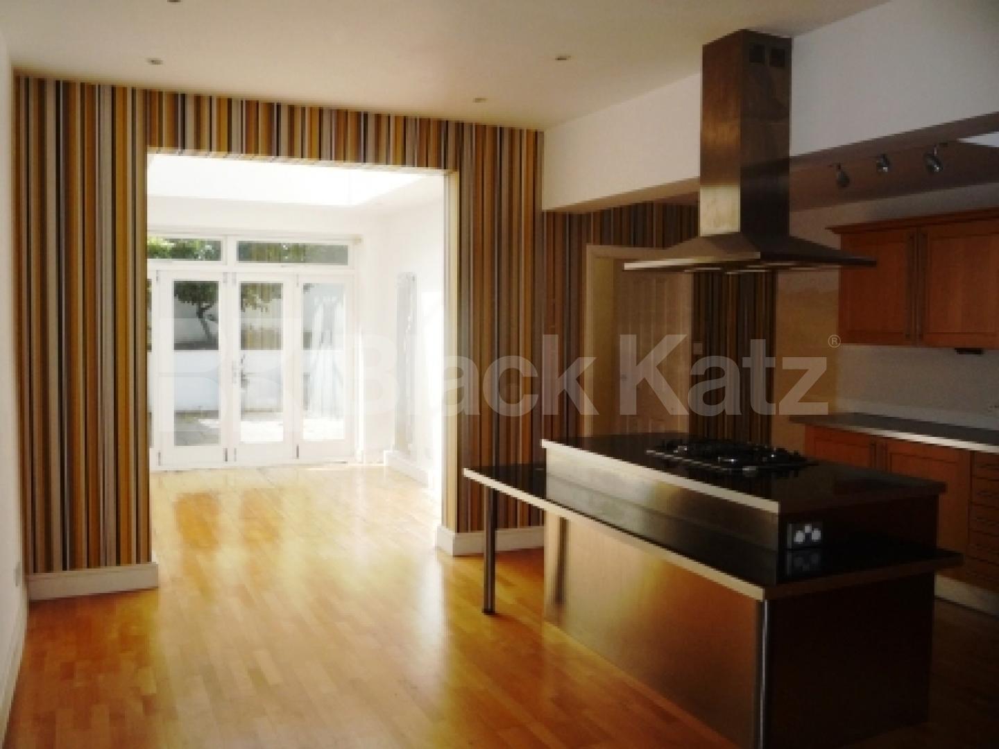 			4 Bedroom, 1 bath, 1 reception House			 Bedford Road, CROUCH END