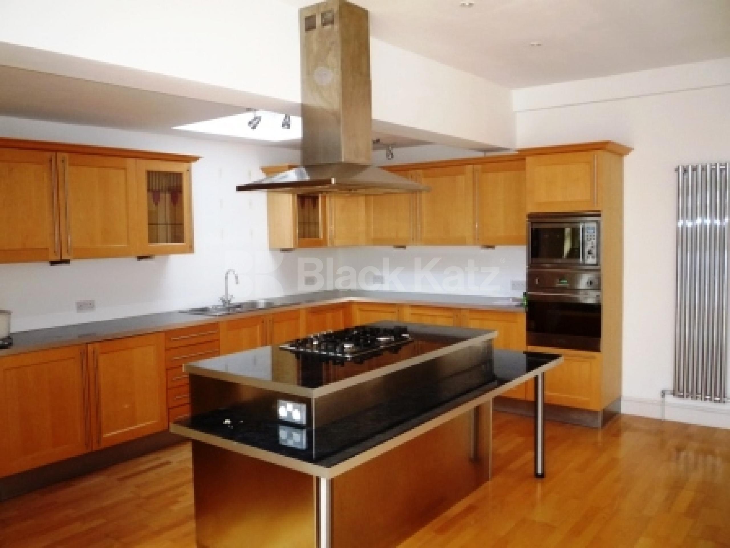 			4 Bedroom, 1 bath, 1 reception House			 Bedford Road, CROUCH END N8