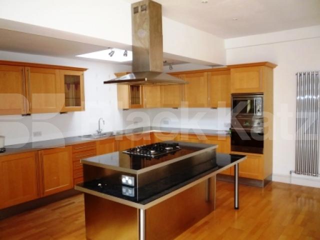 			4 Bedroom, 1 bath, 1 reception House			 Bedford Road, CROUCH END