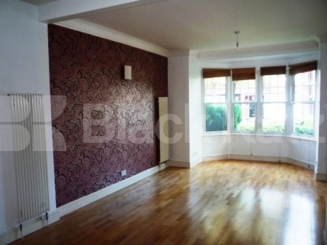			4 Bedroom, 1 bath, 1 reception House			 Bedford Road, CROUCH END