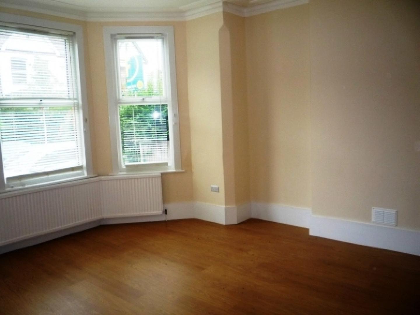 			Fortismere Catchement, 4 Bedroom, 1 bath, 1 reception House			 Greenham Road, MUSWELL HILL