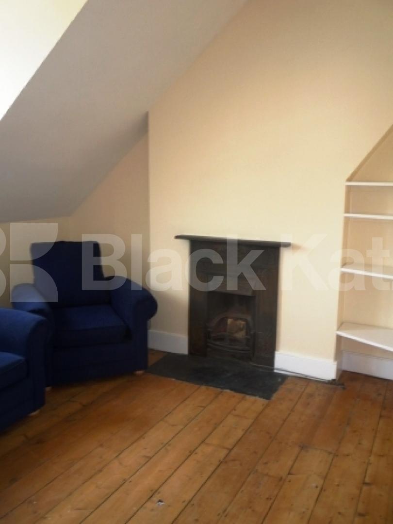 			1 Bedroom, 1 bath, 1 reception Flat			 Ferrestone Road, CROUCH END