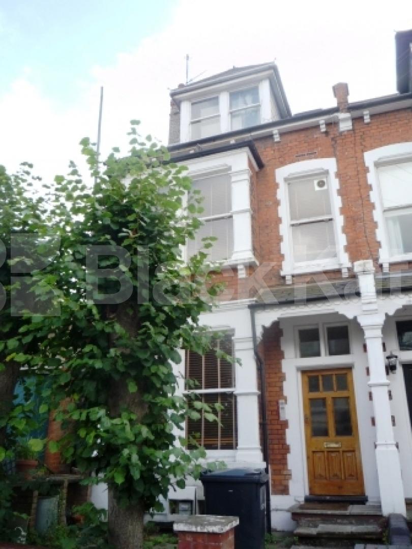 			1 Bedroom, 1 bath, 1 reception Flat			 Ferrestone Road, CROUCH END