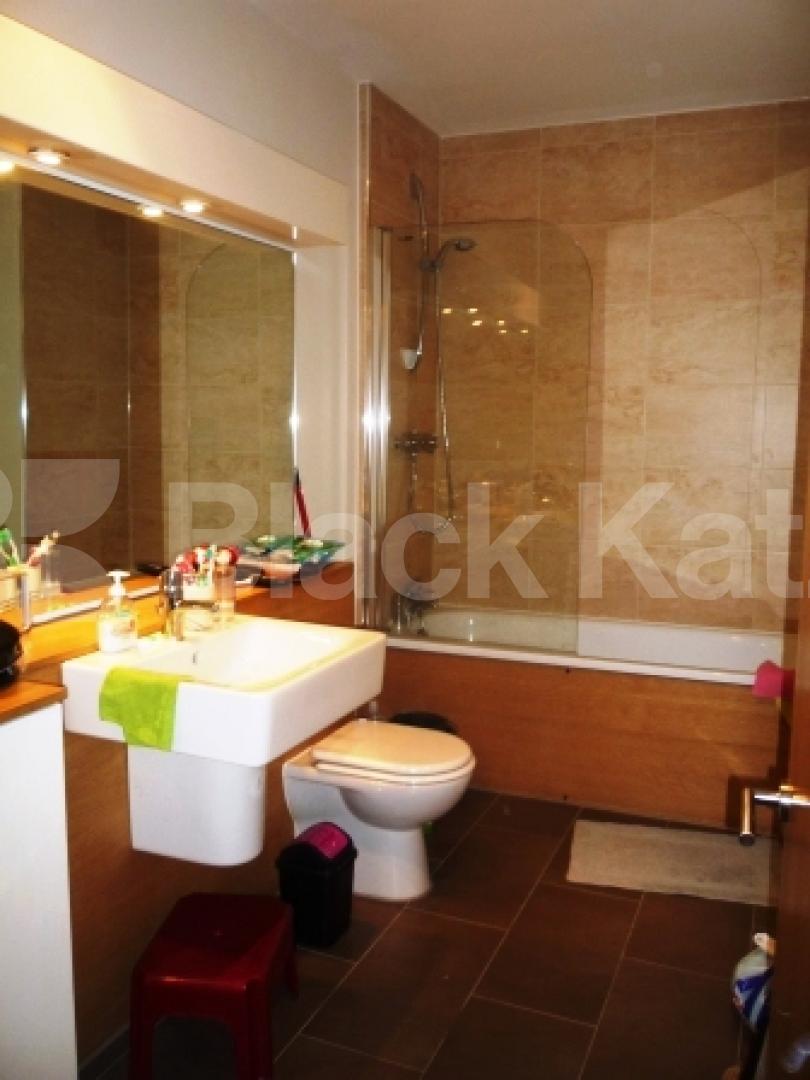 			Amazing Property !, 2 Bedroom, 1 bath, 1 reception Flat			 Park Road, CROUCH END