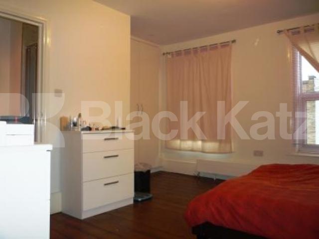 			Amazing Property !, 2 Bedroom, 1 bath, 1 reception Flat			 Park Road, CROUCH END