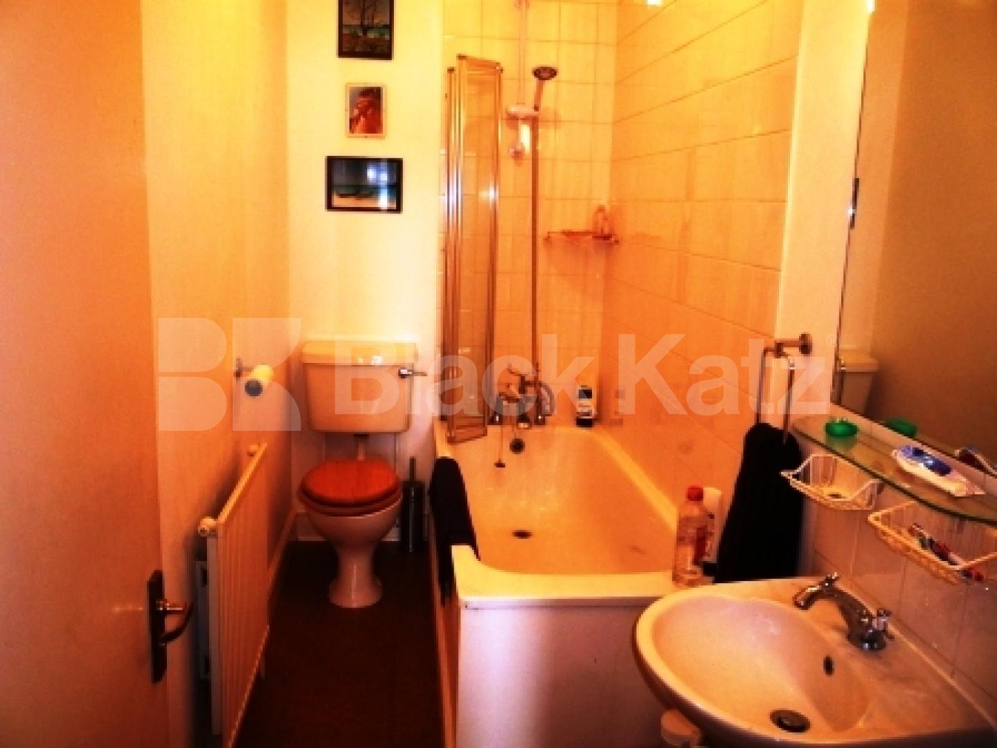 			NEW INSTRUCTION!, 1 Bedroom, 1 bath, 1 reception Flat			 Crouch End Hill, CROUCH END