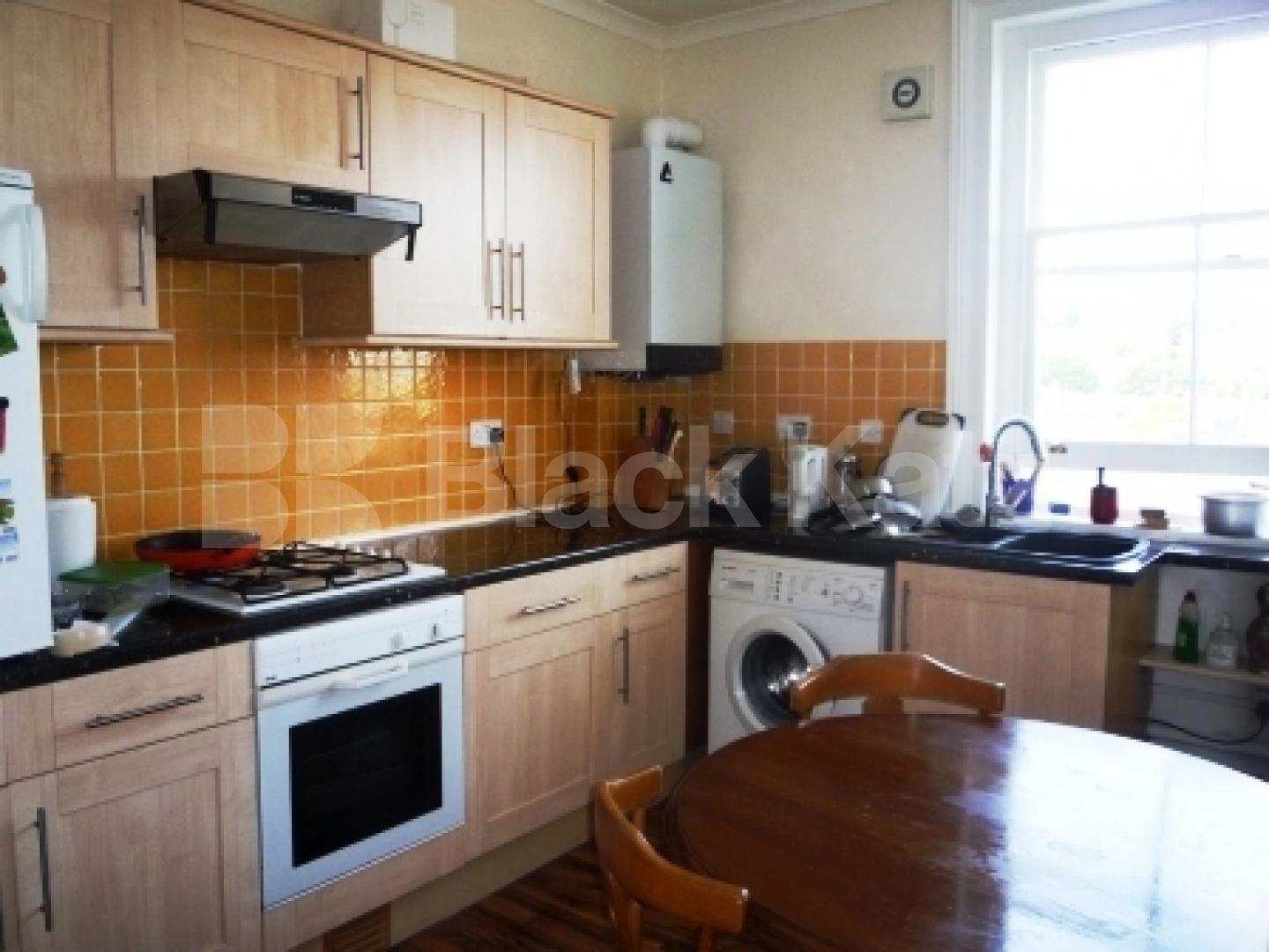 			NEW INSTRUCTION!, 1 Bedroom, 1 bath, 1 reception Flat			 Crouch End Hill, CROUCH END