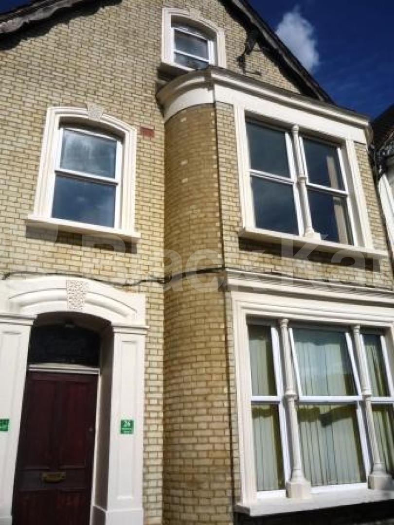 			1 Bedroom, 1 bath, 1 reception Ground Floor Flat			 Maidstone Road, BOUNDS GREEN