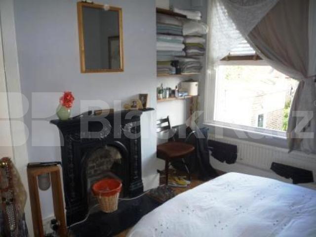 			LET!, 2 Bedroom, 1 bath, 1 reception Flat			 Falkland Road, TURNPIKE LANE