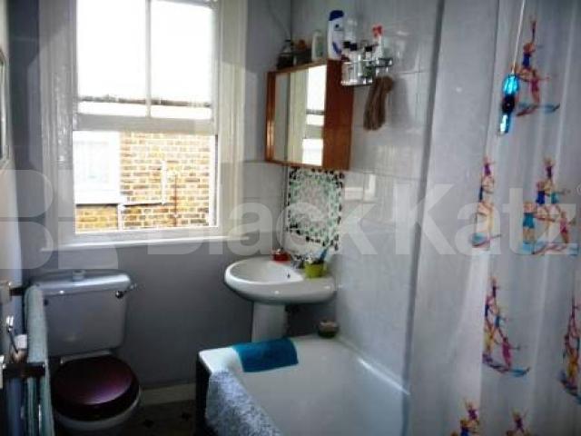 			LET!, 2 Bedroom, 1 bath, 1 reception Flat			 Falkland Road, TURNPIKE LANE