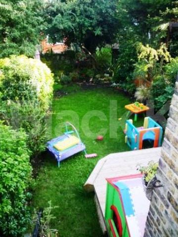 			LET!, 2 Bedroom, 1 bath, 1 reception Flat			 Falkland Road, TURNPIKE LANE