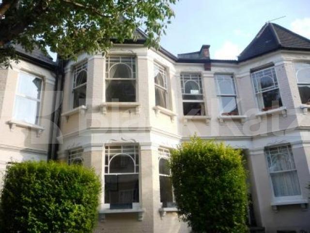 			LET!, 2 Bedroom, 1 bath, 1 reception Flat			 Falkland Road, TURNPIKE LANE