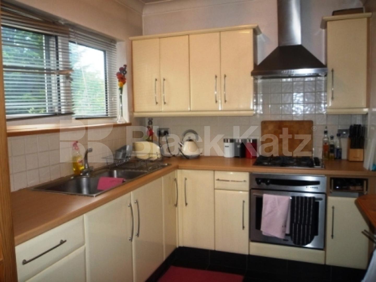 			2 Bedroom, 1 bath, 1 reception Ground Floor Flat			 Hastings Road, Bounds Green