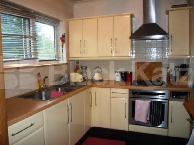 			2 Bedroom, 1 bath, 1 reception Ground Floor Flat			 Hastings Road, Bounds Green