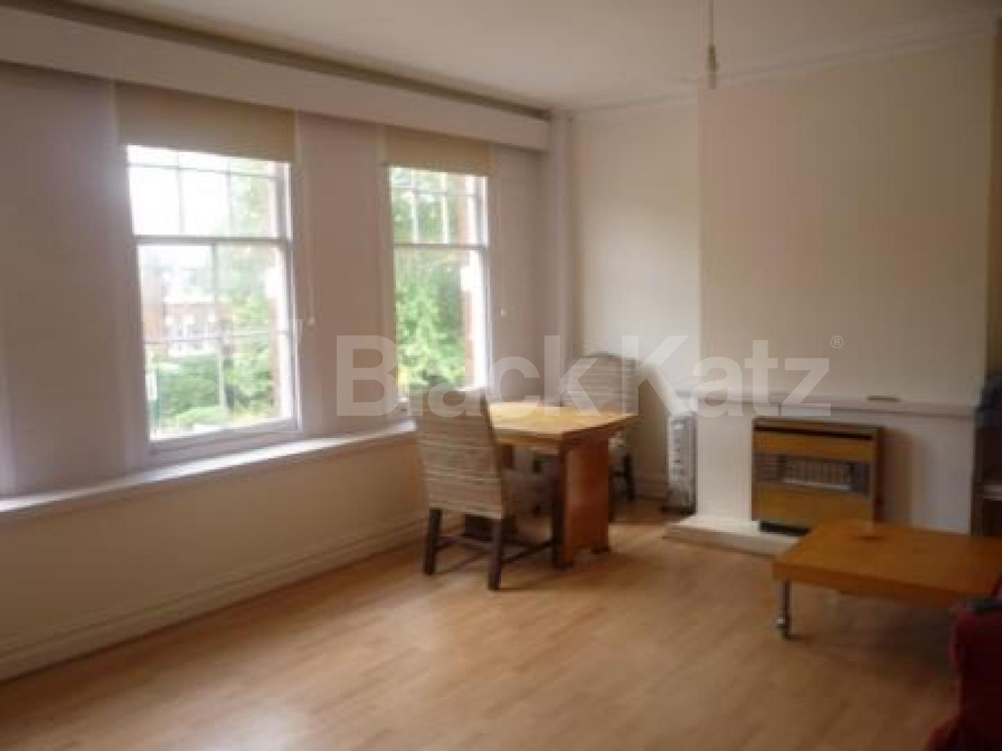 			Large three bed with Garden in Hornsey , 3 Bedroom, 1 bath, 1 reception Flat			 Priory Road, Hornsey