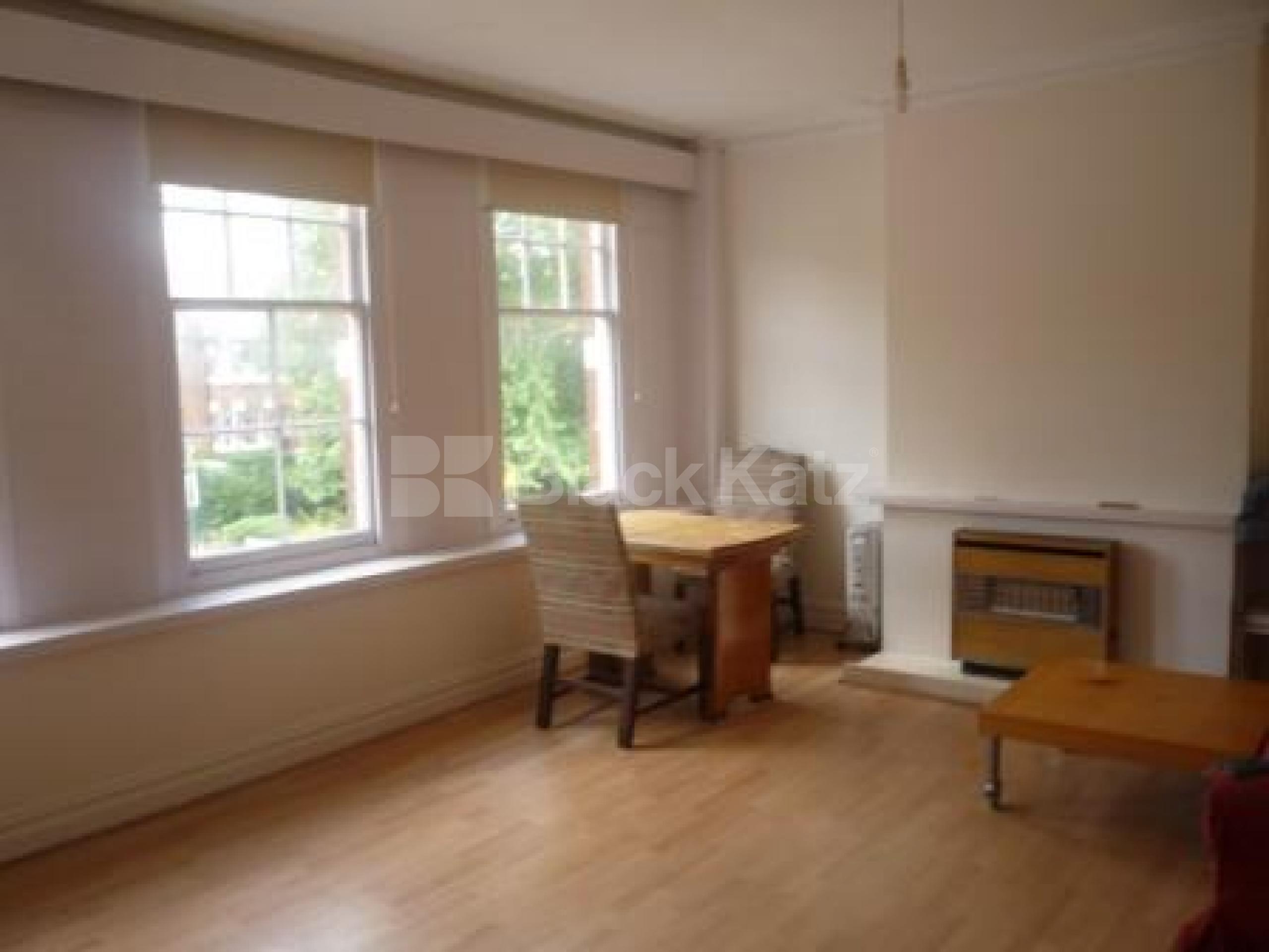 			Large three bed with Garden in Hornsey , 3 Bedroom, 1 bath, 1 reception Flat			 Priory Road, Hornsey N8