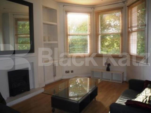 			3 Bedroom, 1 bath, 1 reception Flat			 Middle Lane, CROUCH END