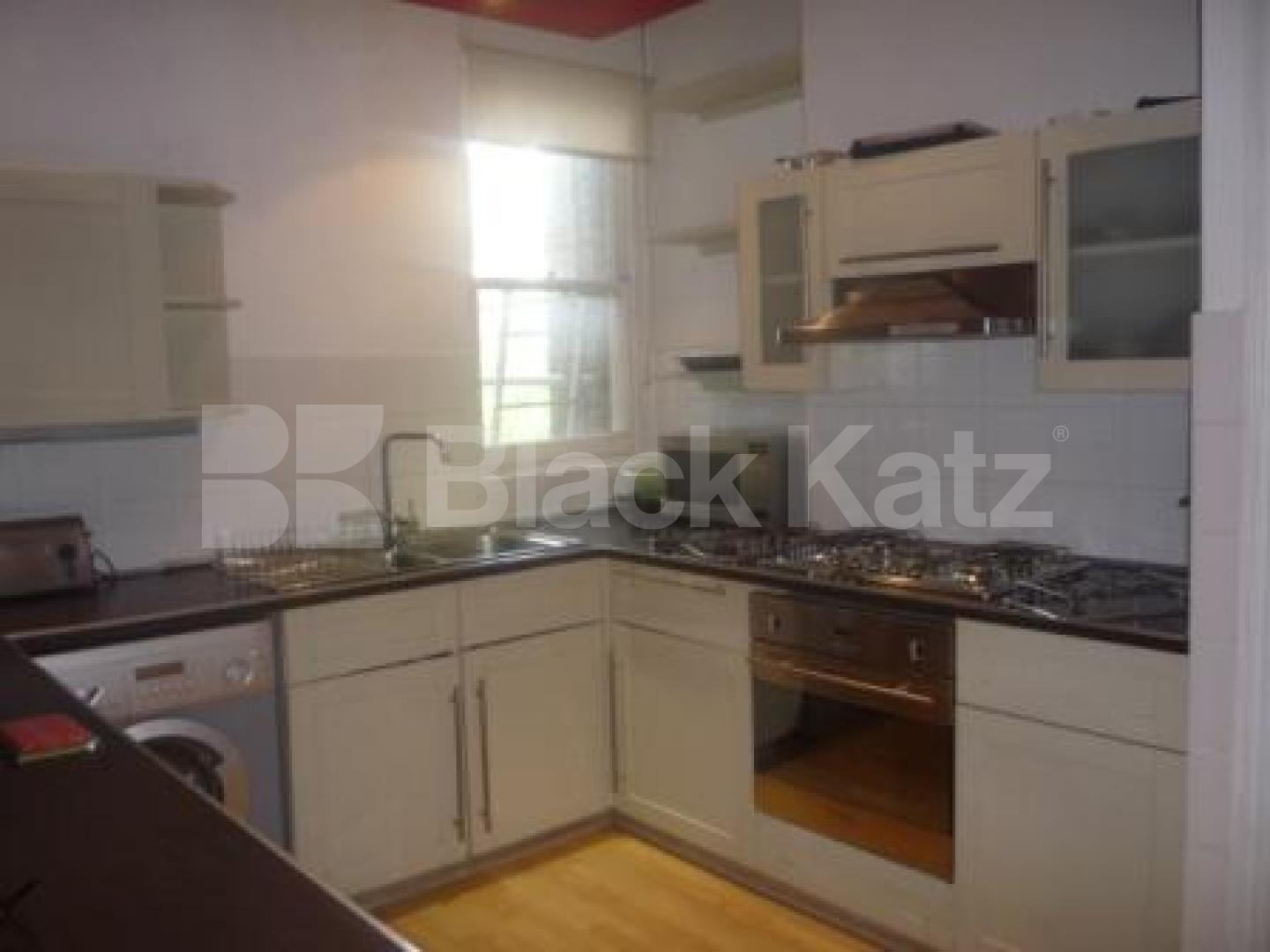 			3 Bedroom, 1 bath, 1 reception Flat			 Middle Lane, CROUCH END