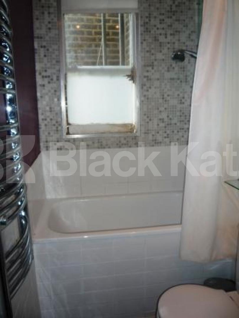 			3 Bedroom, 1 bath, 1 reception Flat			 Middle Lane, CROUCH END