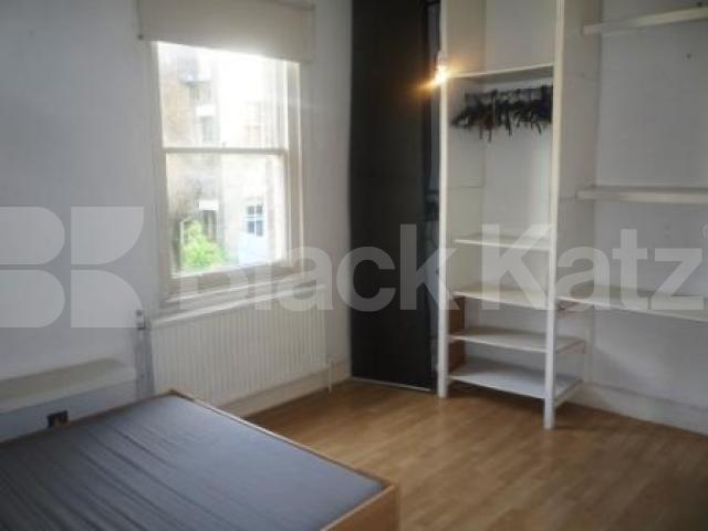 			3 Bedroom, 1 bath, 1 reception Flat			 Middle Lane, CROUCH END